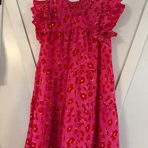 Jodifl Hot Pink Leopard Print Ruffle Cap Sleeve Tiered Mini Dress